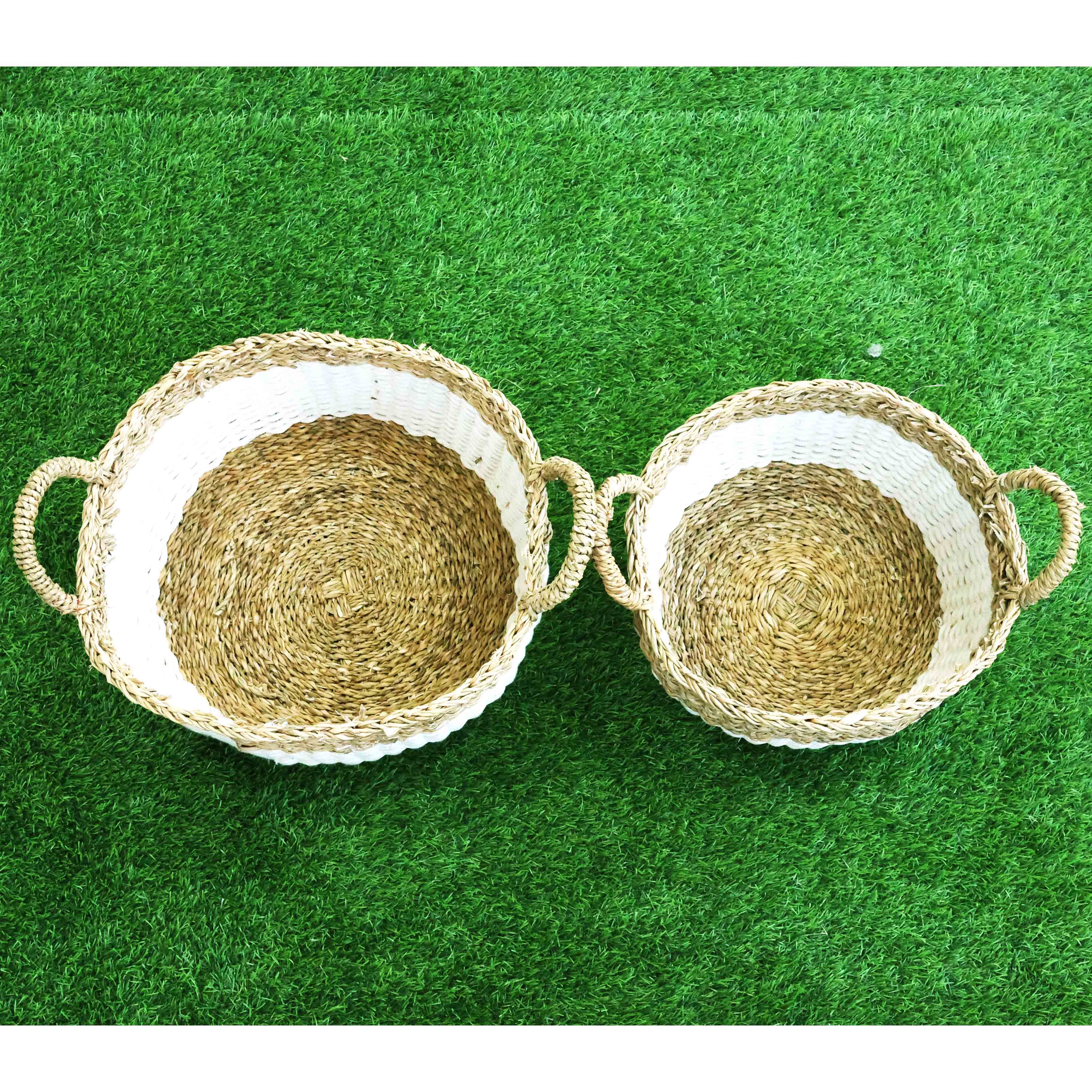 Handwoven Round Hogla Leaf Basket with White Accent